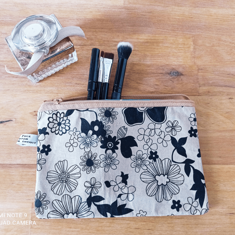 Trousses à maquillage et savon