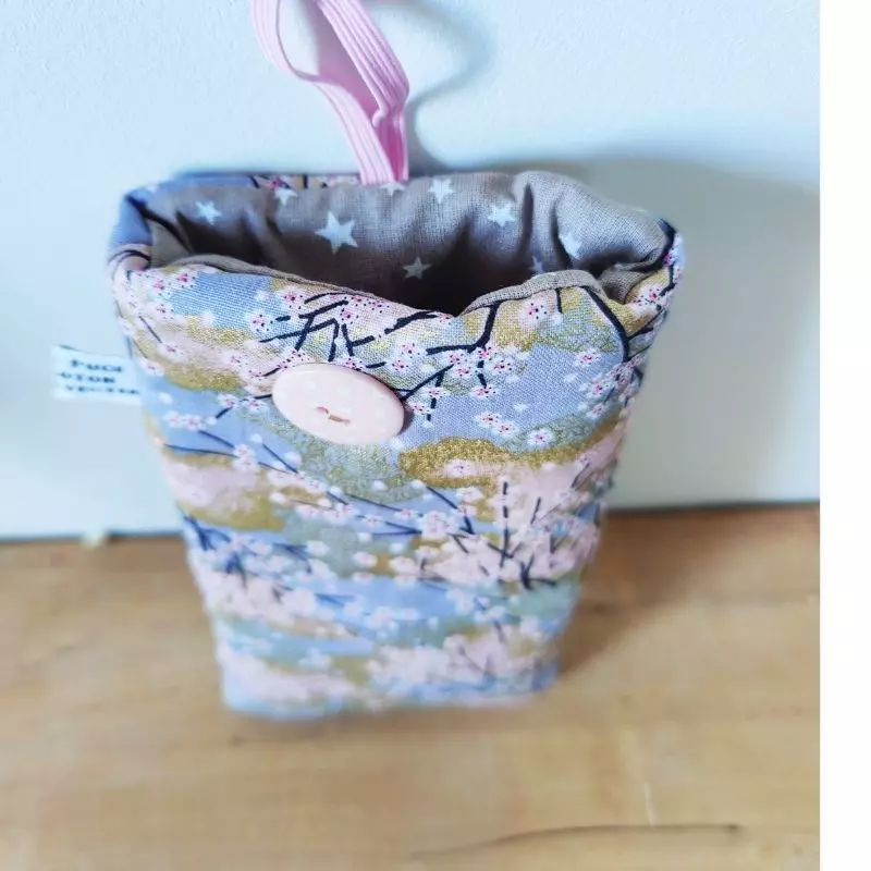 détail étui portable