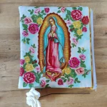 Pochette de soirée ou liseuse avec une vierge de guadalupe