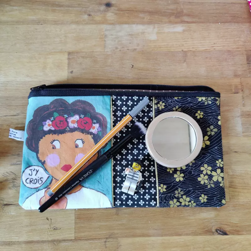 detail trousse pratique Ana